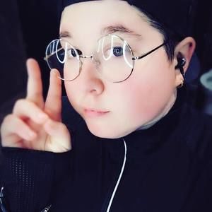 Meet your Posher, Leeolie